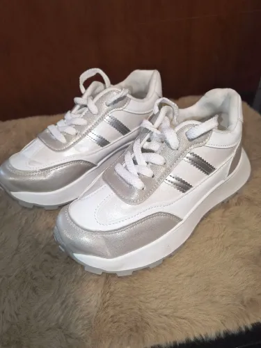 tênis feminino Casual Novo Tam 35 