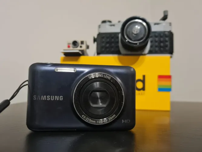 Câmera Digital Samsung ST71T - 16MP (estilo cybershot)