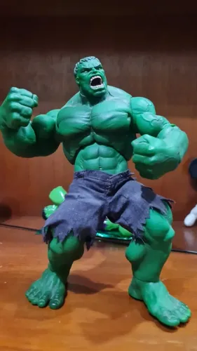 Action Figure Hulk Toy Bizz + Hulk Bootlag