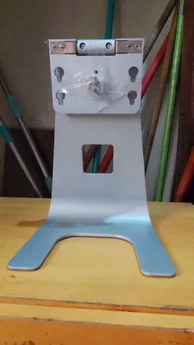 SUPORTE DE AÇO NOVO, ZERO KM, MULTIFUNCIONAL, SERVE PARA DIVERSAS COISAS, COM PARAFUSOS.