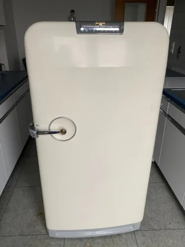 Geladeira antiga Frigidaire (PEÇAS)