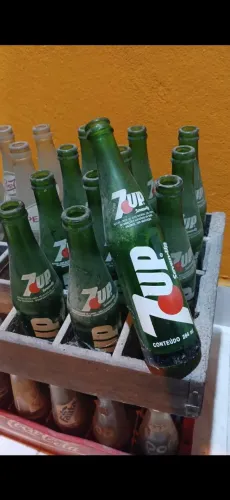 Garrafinhas 7UP 