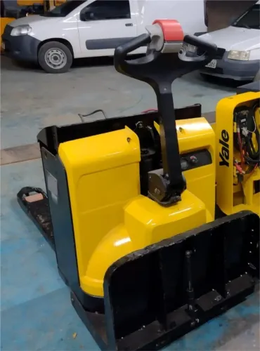 VENDO TRANSPALETEIRA ELÉTRICA COM OPERADOR A PÉ