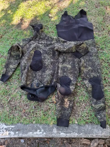 Roupa de mergulho tamanho XXL, tudo por R$1500,00