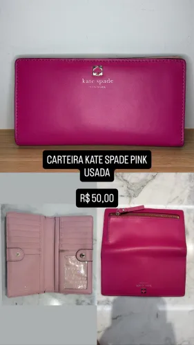 CARTEIRA KATE SPADE ORIGINAL COURO ECOLÓGICO COM SINAIS DE RACHADURAS NAS DOBRAS 