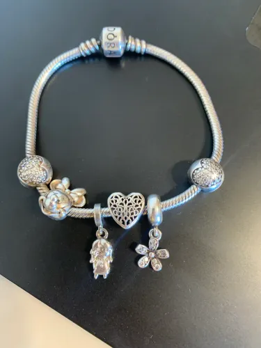 Pulseira Pandora com charms original
