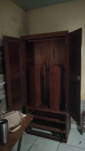 Guarda roupa de solteiro 