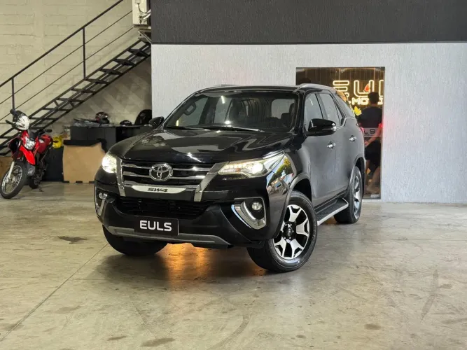 Toyota Hilux SW4 SRX 4X4 2.8 TDI 16V Dies. Aut. 2018