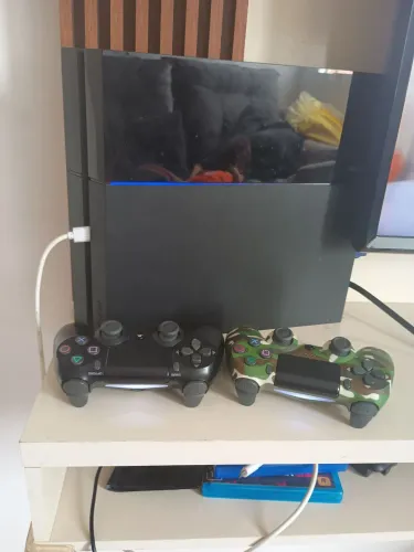 Ps4 Fat com 2 Controles SÓ VENDA