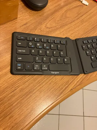Teclado Targus dobrável ergonômico