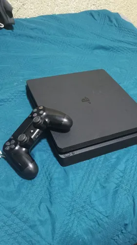 Ps4 slim 1TB