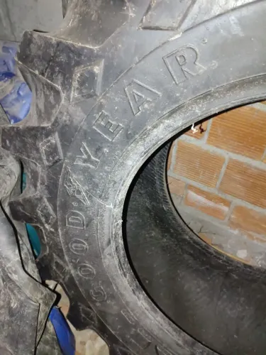 Pneu 16.9-24
