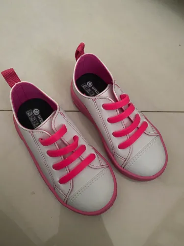 Tênis novo menina 