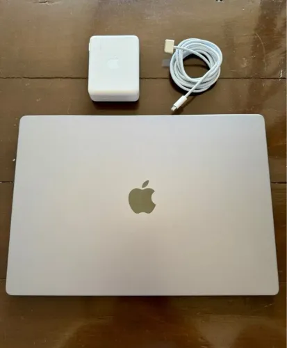 MacBook M5 MAX 36GB 2TB 16 Polegadas - Avaliamos O Seu - Até 18x - 10 Meses de Garantia 