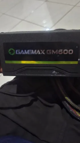Fonte de PC. GAMEMAX GM600