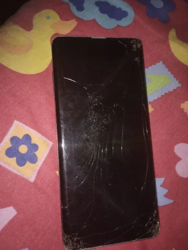 Celular Samsung s10 (tela com defeito)