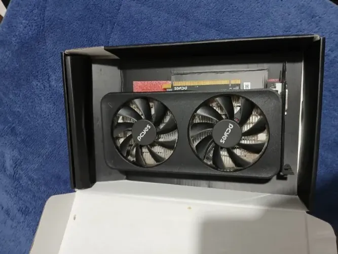 Placa De Vídeo Amd Pcyes Radeon Rx 500 Series Rx 570 4gb