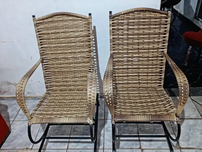 Vendo 2 cadeiras de balanço