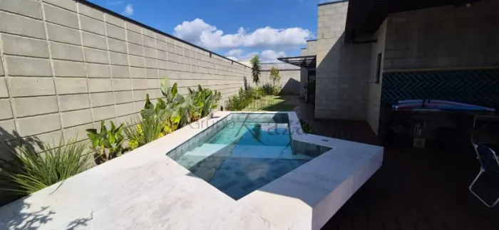 Casa em Condomínio - Residencial Ecopark Bourbon - Caçapava - 3 Dormitórios - 221m².