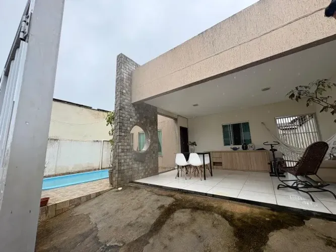 CASA C/ PISCINA EM COND. FECHADO MARIA LACERDA