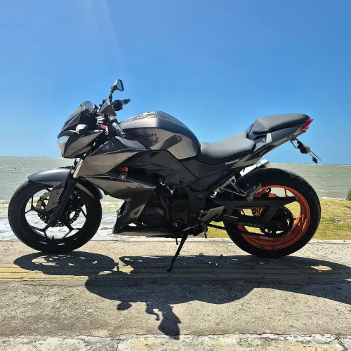 Kawasaki Z300 2018 - 32 mil km - Revisada