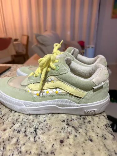 Tênis collab Vans x Brighton Zeuner 