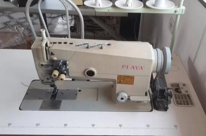 Máquina de costura industrial reta 2 agulhas 