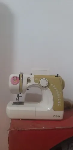 Maquina de costura ELGIN