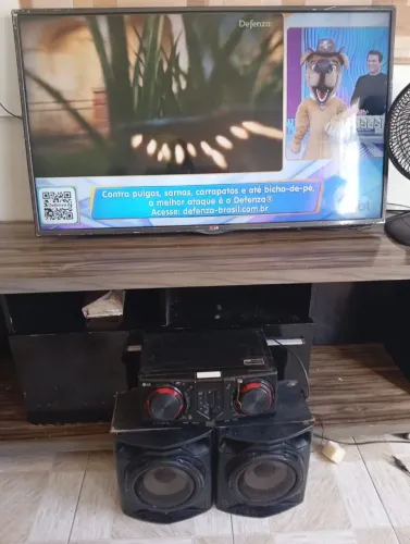 Vendo TV LG 50 polegadas e som LG