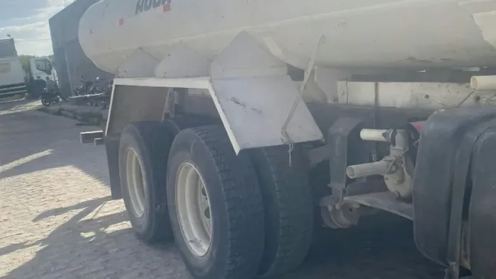 VENDO CAMINHÃO TRUK 1313