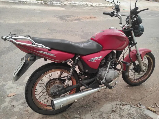 Moto Titan 150