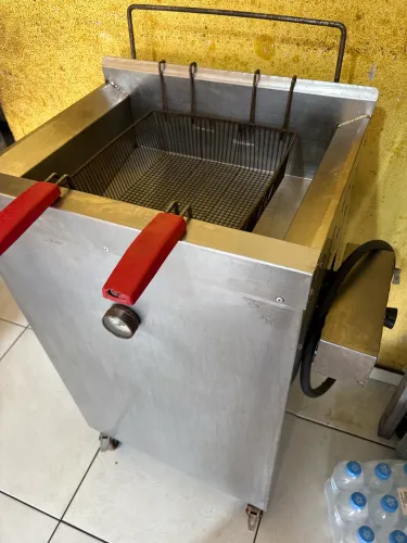 Fritadeira industrial Gás Água e Óleo - 20L Progás