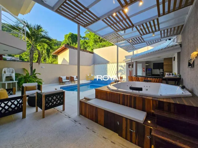 Casa triplex PORTEIRA FECHADA com 4 quartos à venda, 340 m² - Taquara - Rio de Janeiro/RJ