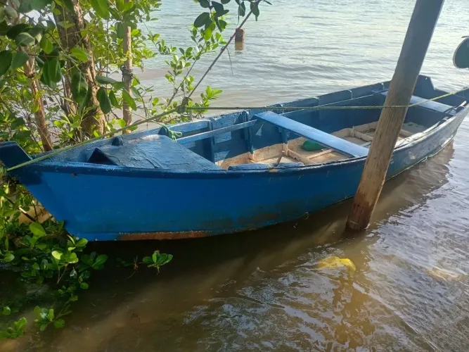 BARCO DE PESCA A REMO