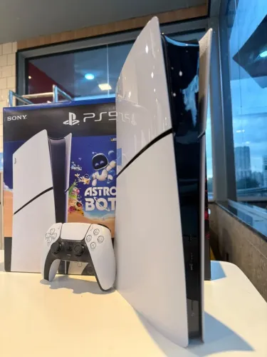 PlayStation 5 Slim 1TB + Controle + 2 Jogos (na caixa)