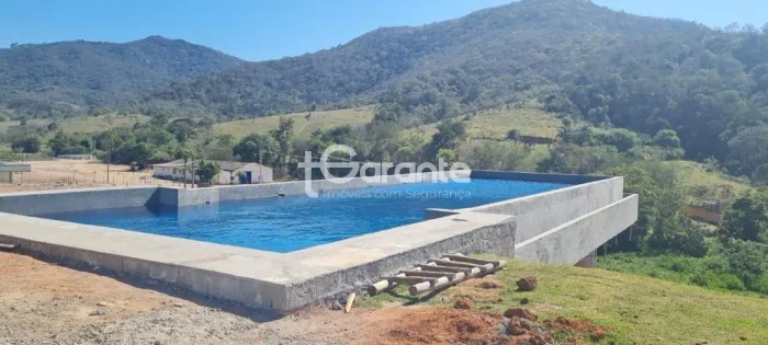 Terreno em Atibaia, condomínio fechado, área de lazer, para venda com 300m²