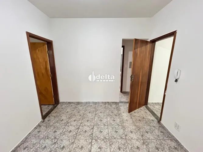 Apartamento com 3 quartos sendo 1 suíte disponível para locação no bairro Cazeca em Uberlâ