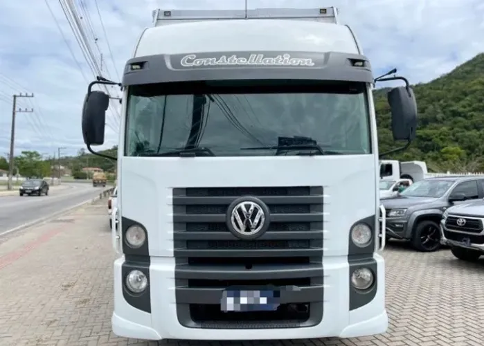 Vw 24250 6x2 2011 baú