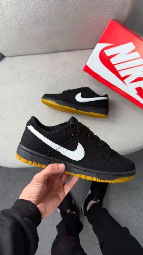 Tênis Casual Masculino Nike SB Dunk Low Pro Black Gum Preto Disponível 38 AO 43
