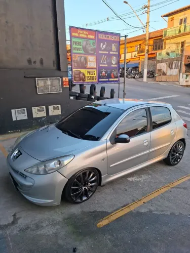 Peugeot 207 XR 1.4 Flex 8V 5P 2011
