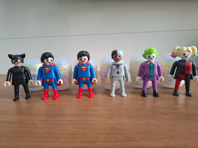 Bonecos Playmobil DC Kinder Ovo