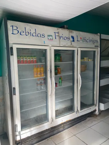 Geladeira expositora