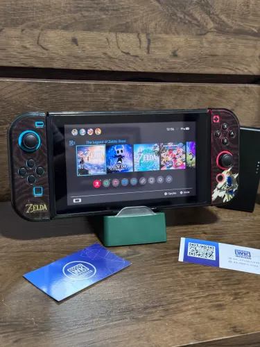 Nintendo Switch + Cartão 32 GB