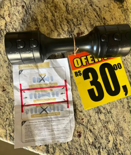 Halter de 2 quilos, mas pode ser menos porque é de encaixe.