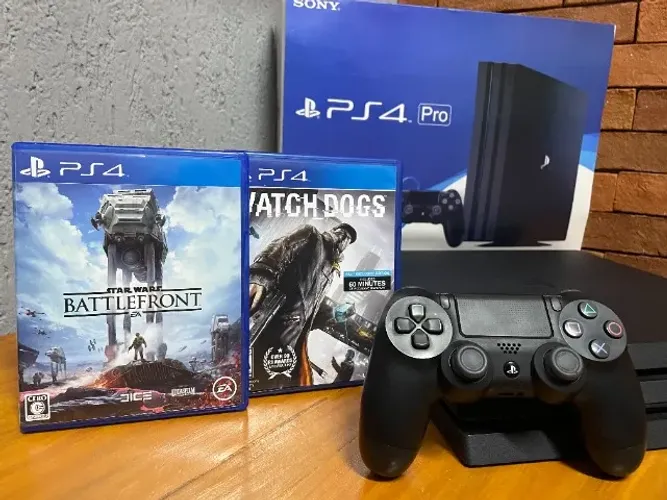 Console PS4 Pro Seminovo com 2 Jogos de Brinde (Nota fiscal e 6 meses de Garantia)