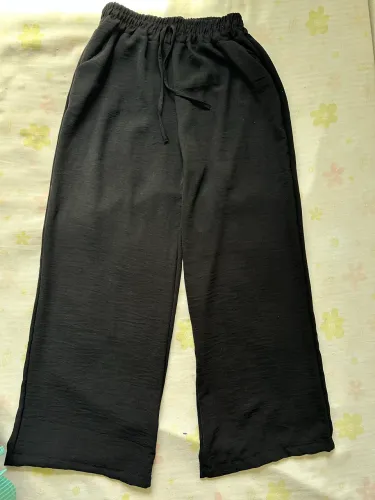Calça Pantalona Preta Fluída com Cós de Elástico (Preço Negociável!) TAM M