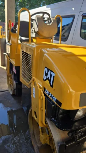 ROLO COMPACTADOR CAT CB-214E - 2008