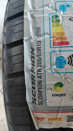 Pneu pirelli scorpion 205/60/15 ZERO.