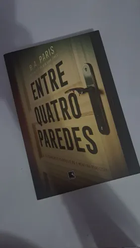 Entre quatro paredes