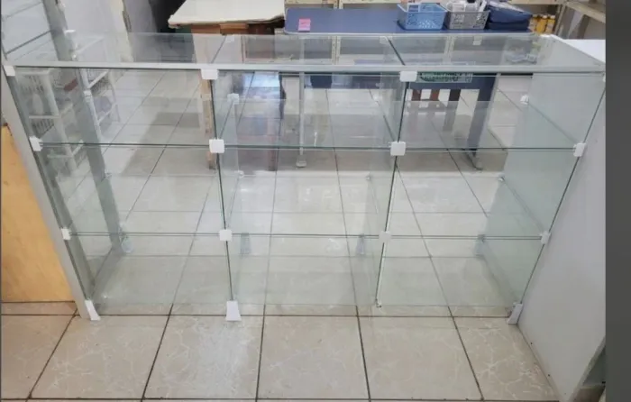 BALCÕES DE VIDRO PARA COMÉRCIO